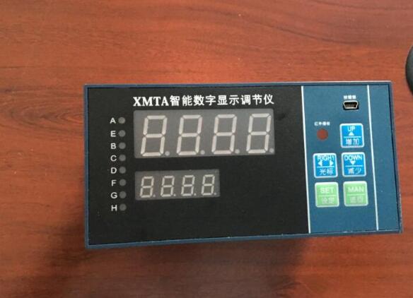 智能數(shù)字顯示調節(jié)儀